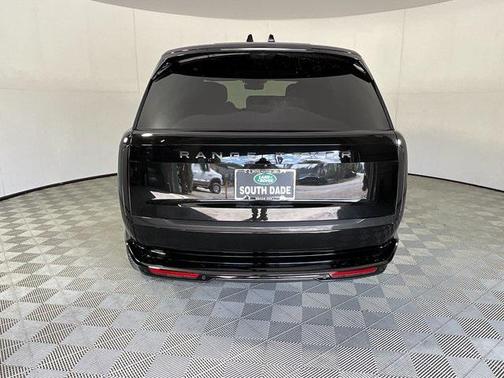 2025 Land Rover Range Rover P530 SE
