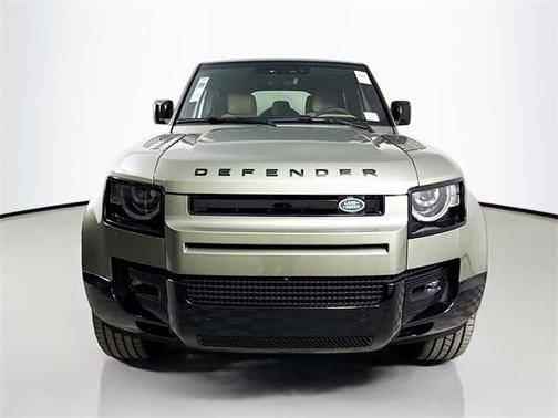 2025 Land Rover Defender 110 P400 X-Dynamic SE