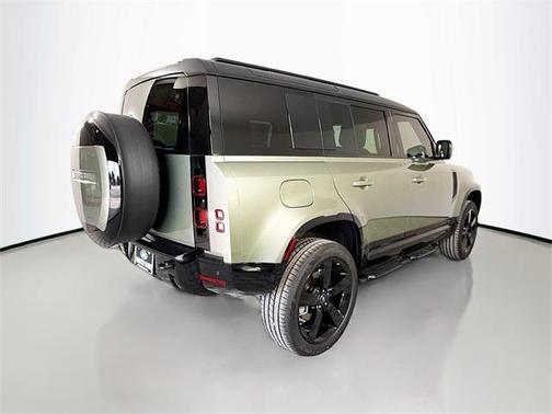 2025 Land Rover Defender 110 P400 X-Dynamic SE