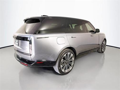 2025 Land Rover Range Rover P400 SE 7 Seat