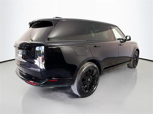 2025 Land Rover Range Rover P400 SE 7 Seat