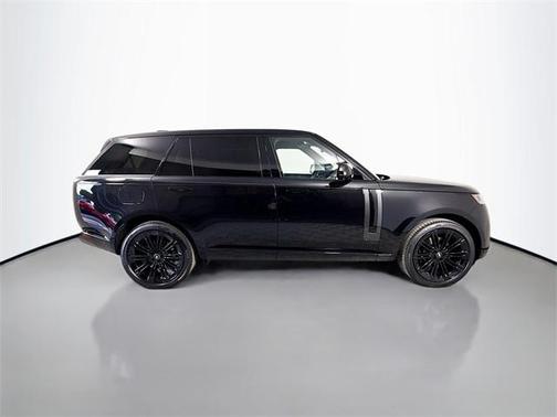 2025 Land Rover Range Rover P400 SE 7 Seat