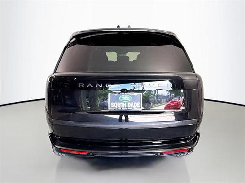 2025 Land Rover Range Rover P400 SE 7 Seat