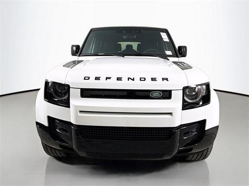 2025 Land Rover Defender 130 P400 X-Dynamic SE