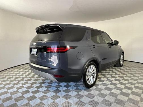 2024 Land Rover Discovery P300 S