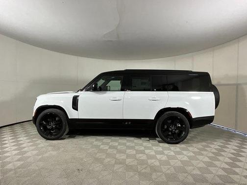 2025 Land Rover Defender 130 P400 X-Dynamic SE