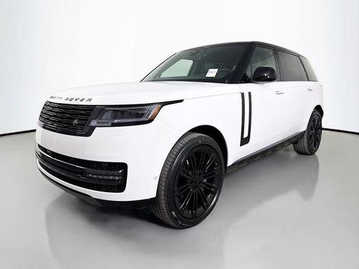 Fuji White 2026 Land Rover Range Rover P400 SE 7 Seat