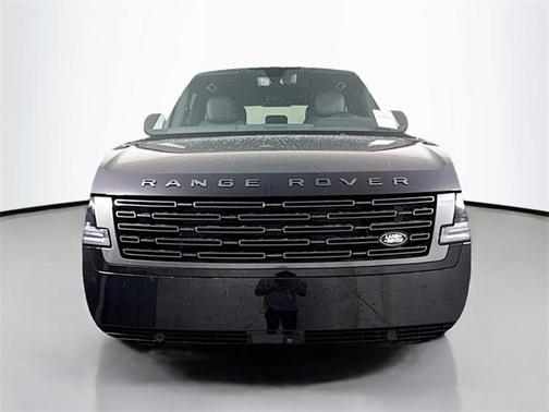 2025 Land Rover Range Rover P400 SE 7 Seat