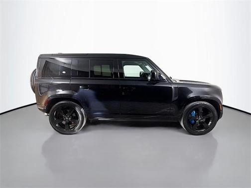 2022 Land Rover Defender 110 V8