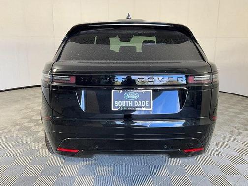 2026 Land Rover Range Rover Velar P250 SE R-Dynamic
