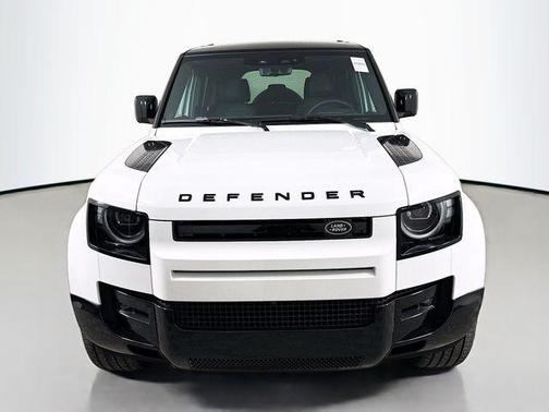 Fuji White 2026 Land Rover Defender P400 X-Dynamic SE