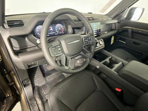 2025 Land Rover Defender 110 P400 X-Dynamic SE