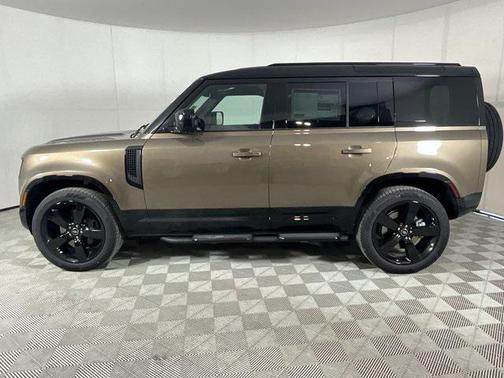 2025 Land Rover Defender 110 P400 X-Dynamic SE