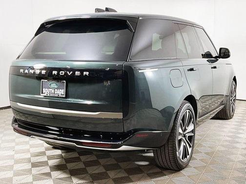 2025 Land Rover Range Rover P550e SE