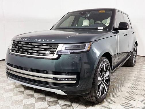 2025 Land Rover Range Rover P550e SE
