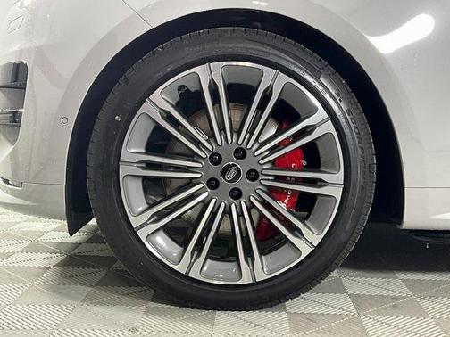 2025 Land Rover Range Rover Sport SE