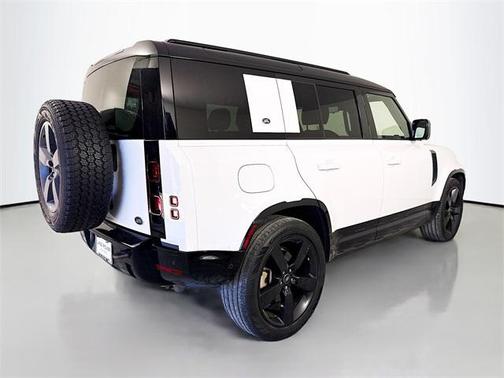 2022 Land Rover Defender 110 X-Dynamic SE