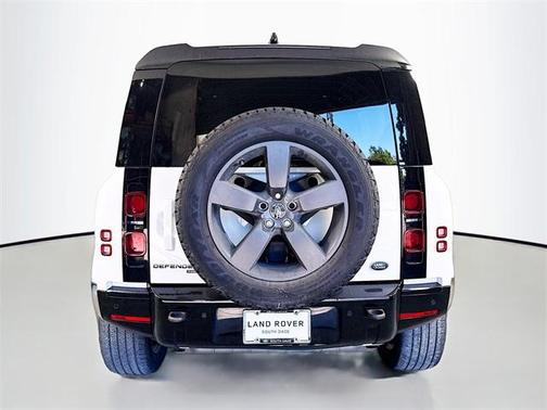 2022 Land Rover Defender 110 X-Dynamic SE