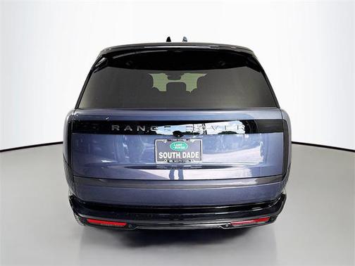 2025 Land Rover Range Rover P400 SE