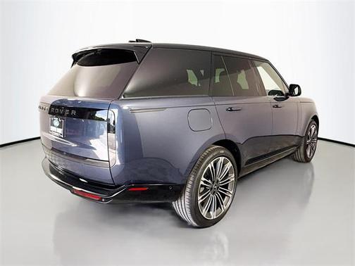 2025 Land Rover Range Rover P400 SE