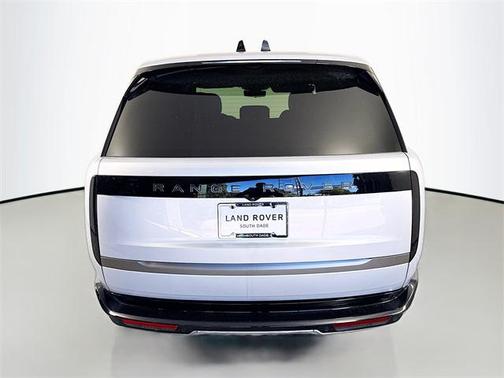 2025 Land Rover Range Rover P530 SE
