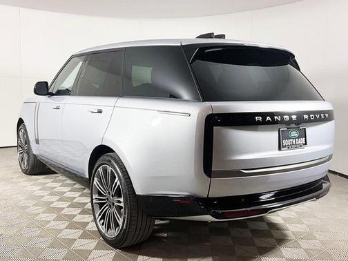 2025 Land Rover Range Rover P530 SE