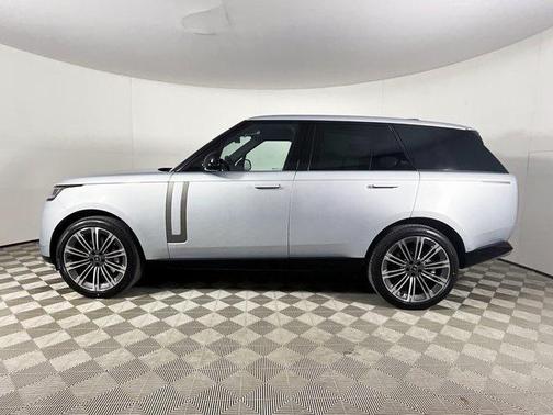 2025 Land Rover Range Rover P530 SE