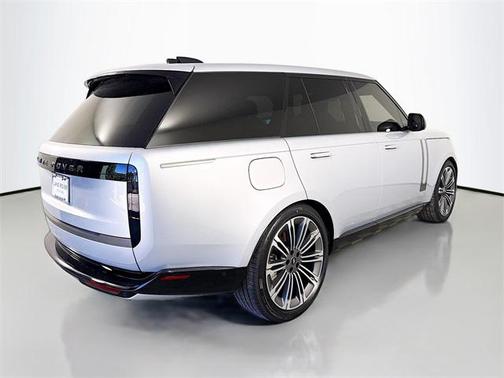 2025 Land Rover Range Rover P530 SE