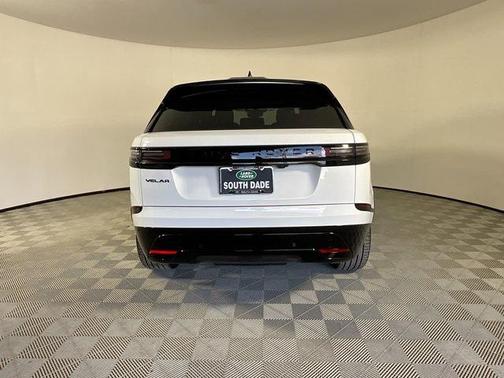 2026 Land Rover Range Rover Velar P250 SE R-Dynamic