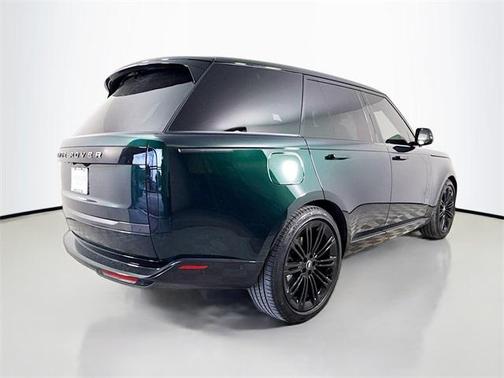 2025 Land Rover Range Rover P530 SE
