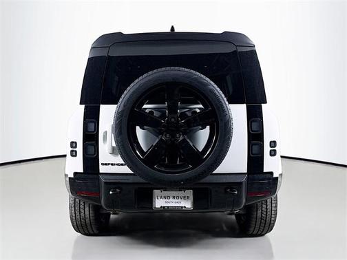 2026 Land Rover Defender P400 X-Dynamic SE