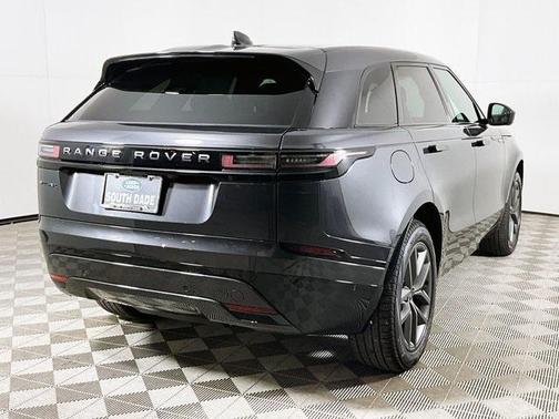 2026 Land Rover Range Rover Velar P250 SE R-Dynamic