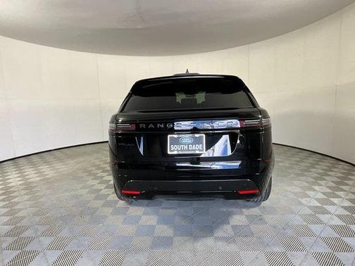 2026 Land Rover Range Rover Velar P250 SE R-Dynamic