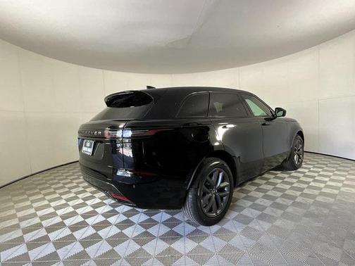 2026 Land Rover Range Rover Velar P250 SE R-Dynamic