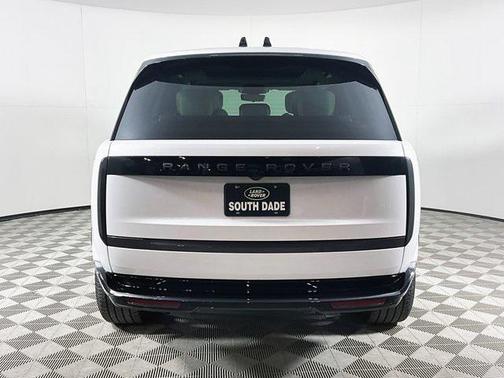 2025 Land Rover Range Rover P550e Autobiography