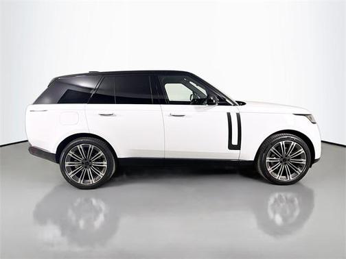 2026 Land Rover Range Rover P530 SE