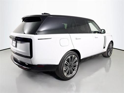 2026 Land Rover Range Rover P530 SE
