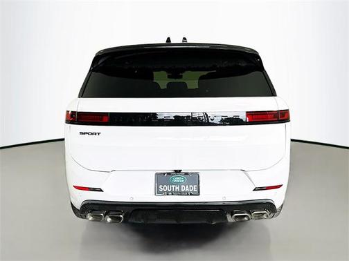 2025 Land Rover Range Rover Sport SE