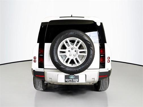 2025 Land Rover Defender 110 P300