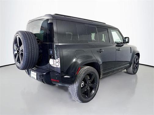 2026 Land Rover Defender P400 X-Dynamic SE