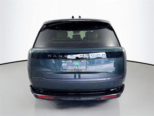 2025 Land Rover Range Rover P530 SE 7 Seat