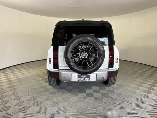 2025 Land Rover Defender 90 P300 S