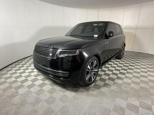 2025 Land Rover Range Rover P550e SE