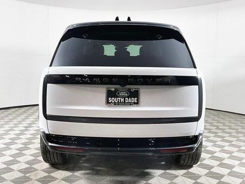 2025 Land Rover Range Rover P530 SE