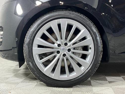 2025 Land Rover Range Rover P530 SE