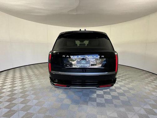 2025 Land Rover Range Rover P530 SE