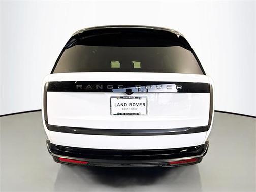 2025 Land Rover Range Rover P550e SE