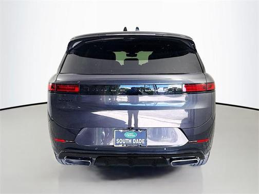 2025 Land Rover Range Rover Sport SE