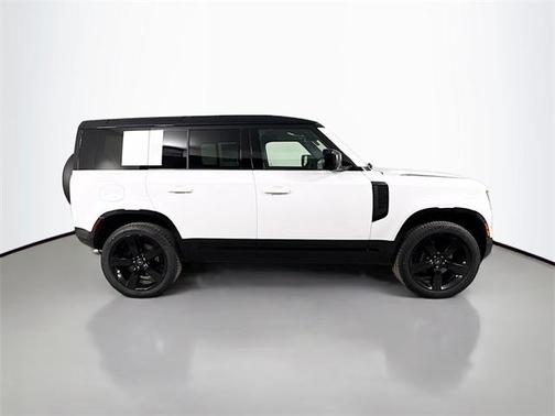 2025 Land Rover Defender 110 V8