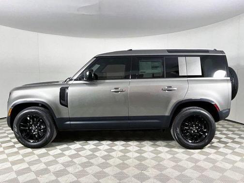2025 Land Rover Defender 110 P400 S